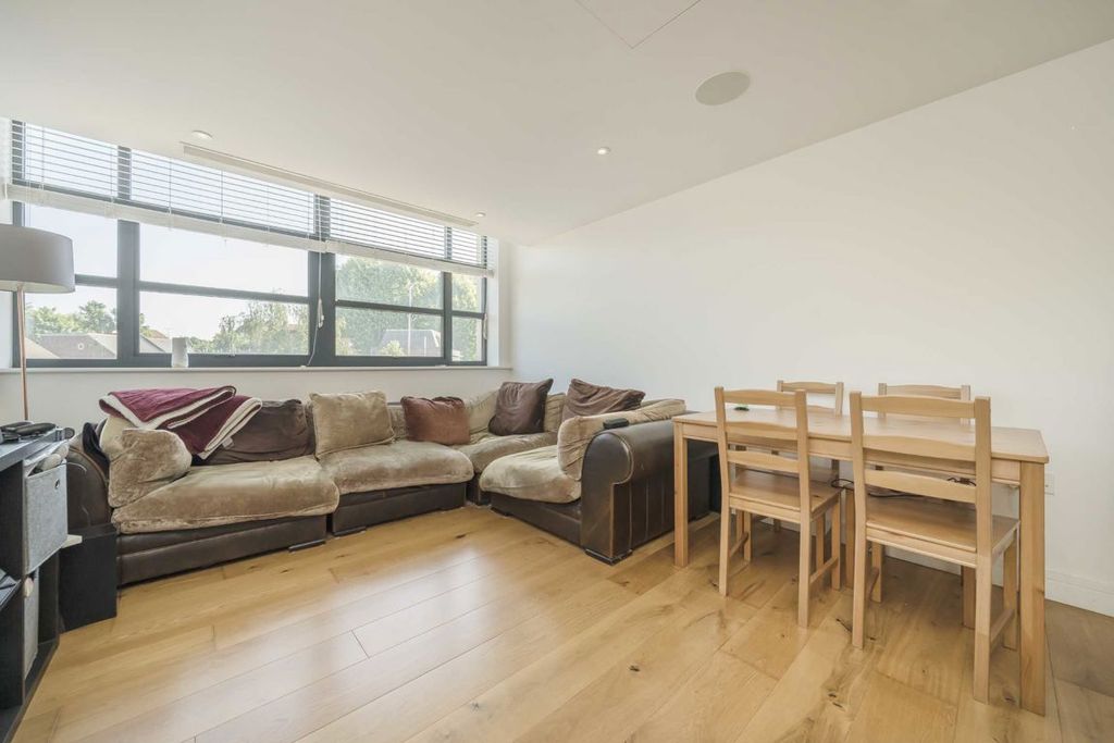 Property photo 2 of 5