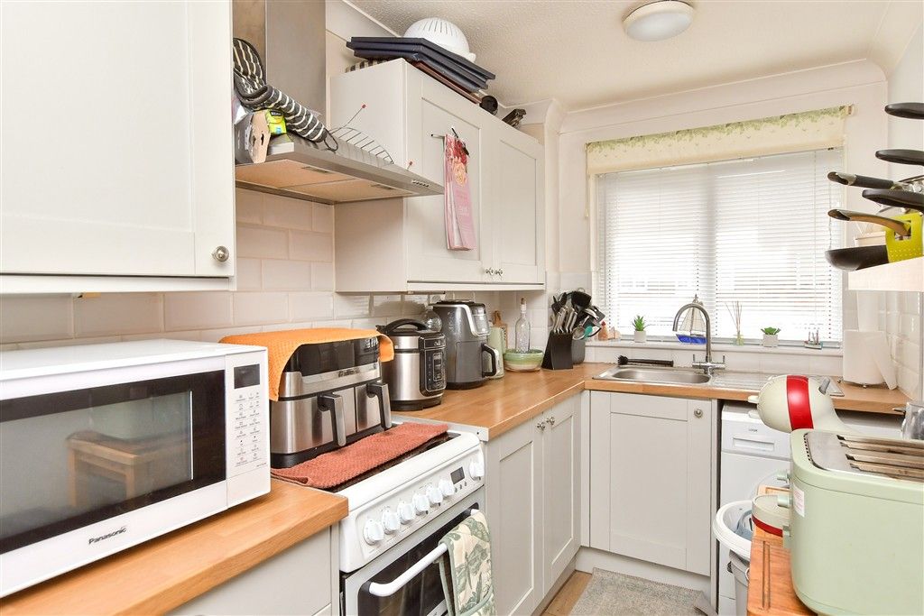 Property photo 3 of 14 Kitchen