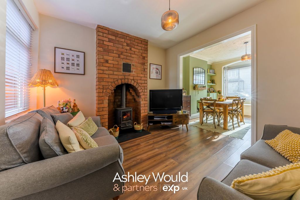 Property photo 2 of 21