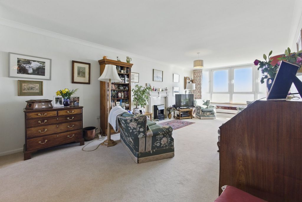 Property photo 3 of 20 Living Room