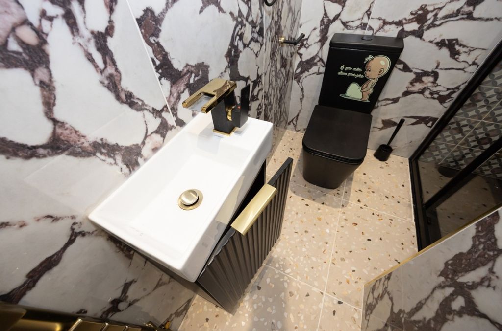 Property photo 3 of 23