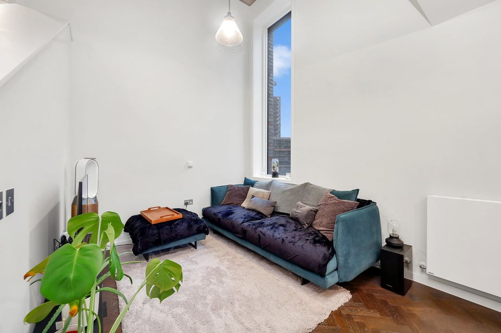 Property photo 3 of 21