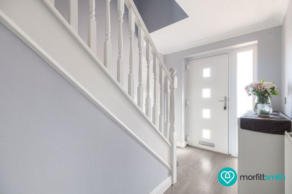 Property photo 2 of 28