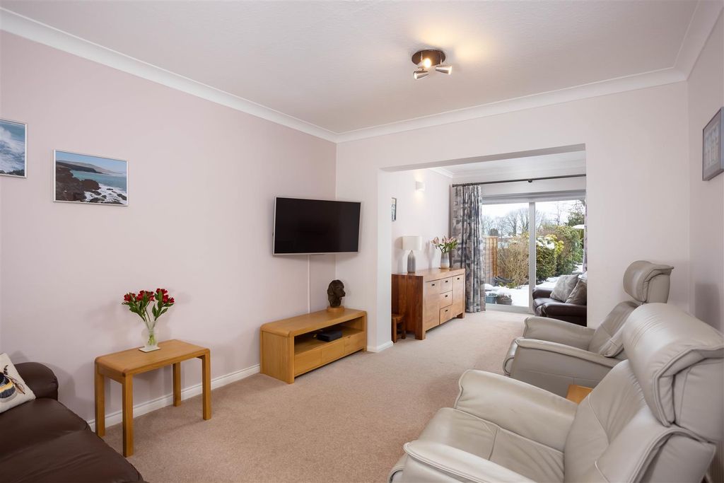 Property photo 2 of 15 00005.Jpg