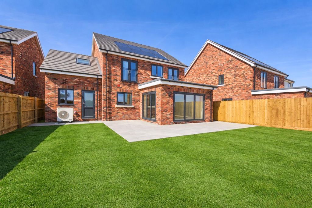 Additional image 29 of 4 bed detached house for saleOakley Gardens, Little Oakley, Harwich CO12