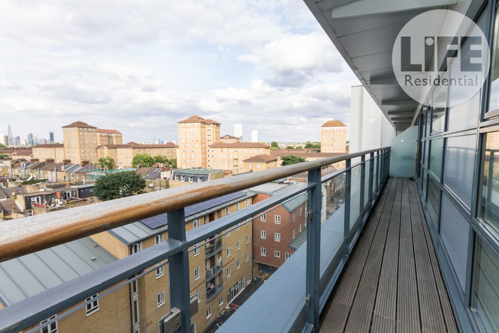 Property photo 3 of 11 Balcony