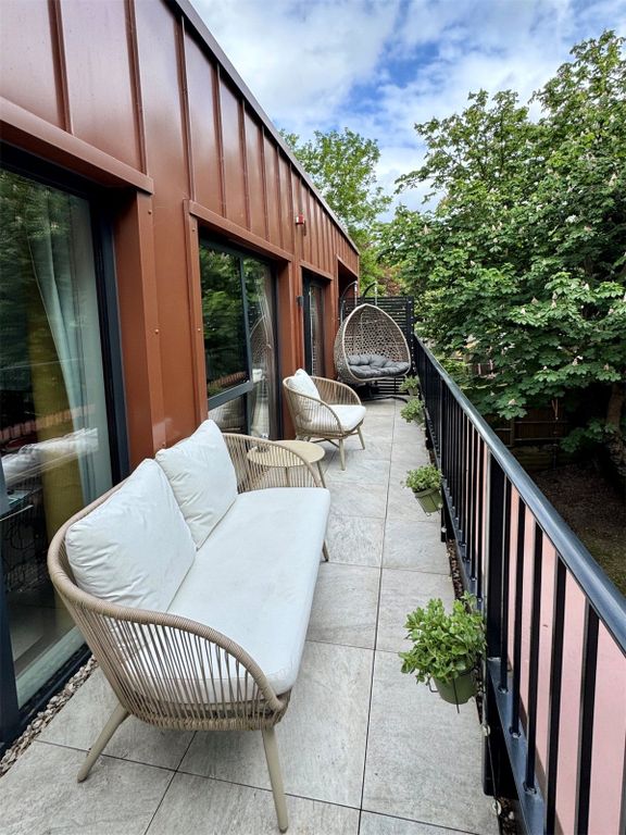 Property photo 3 of 12 Picture No. 27