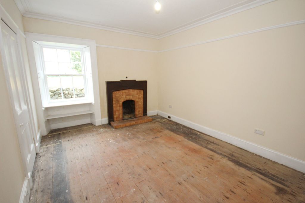 Property photo 3 of 27