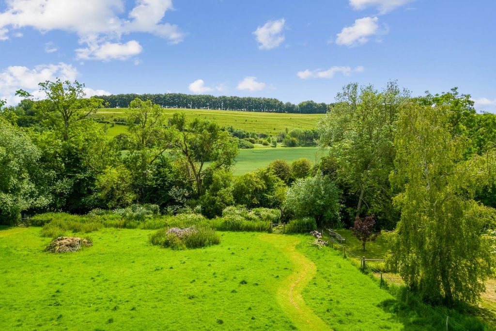 Property photo 2 of 31 Paddock Down To River