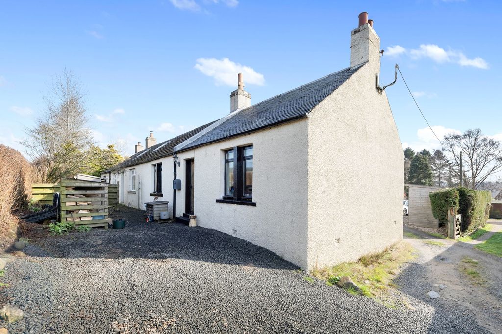 Property photo 2 of 33