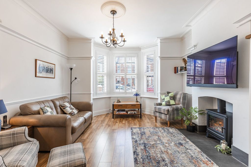 Property photo 1 of 18
