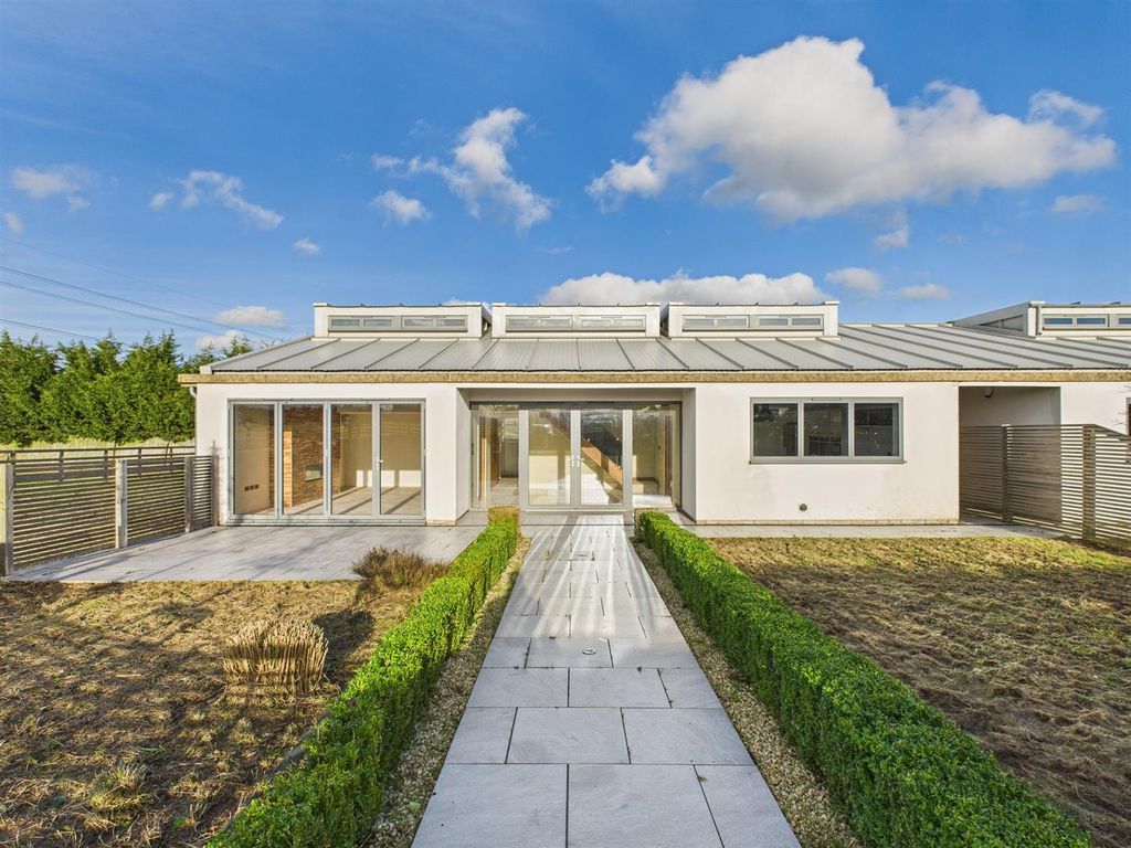 Property photo 1 of 32 Cam02435G0-Pr0126-Still011.Jpg