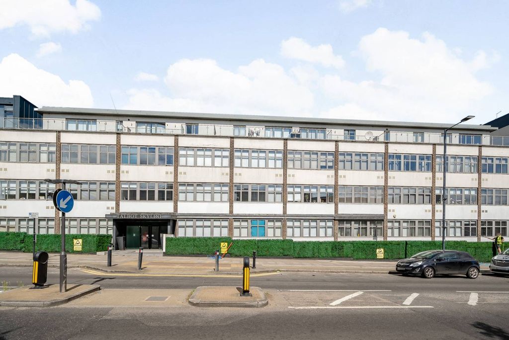 Property photo 1 of 8