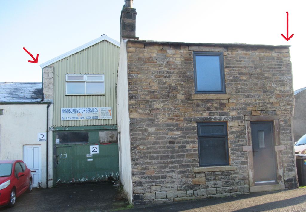 Property photo 1 of 4 External