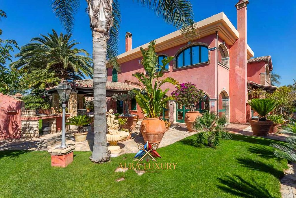 Property photo 2 of 49