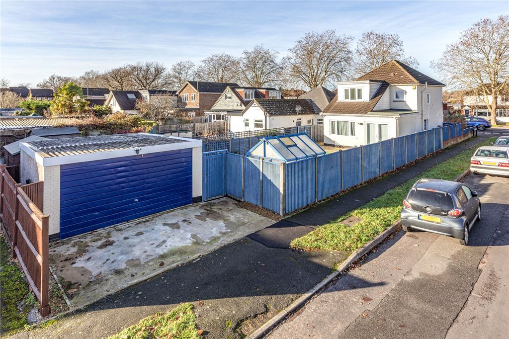 Property photo 2 of 27 Picture No. 30