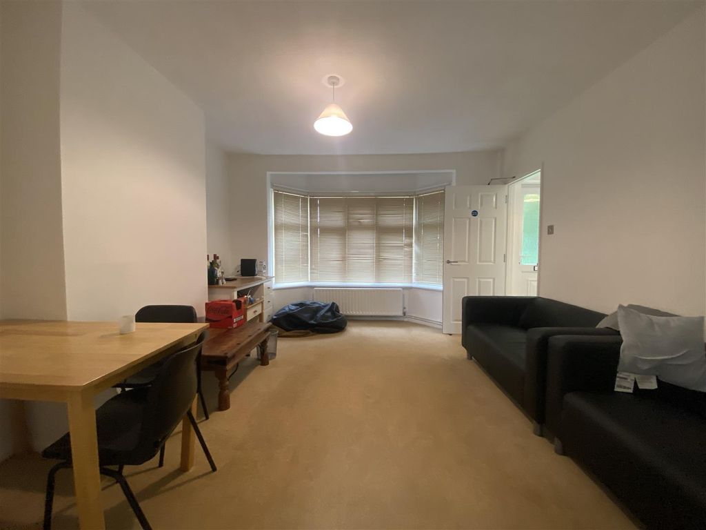 Property photo 1 of 11 Living Area