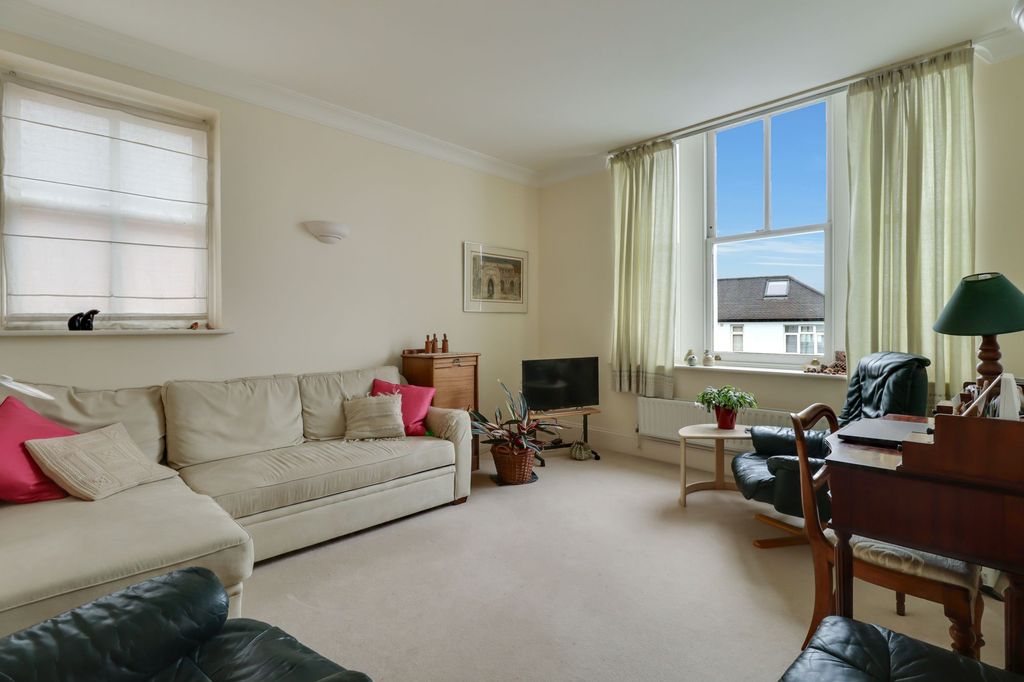 Property photo 2 of 18