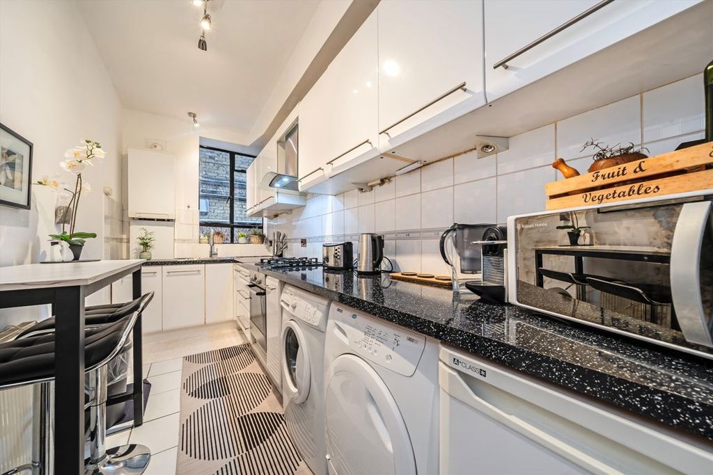 Property photo 3 of 5