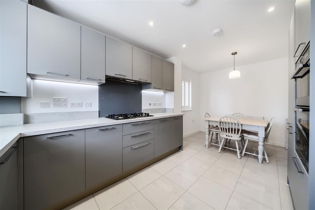 Property photo 3 of 16 1012573 (3).Jpg