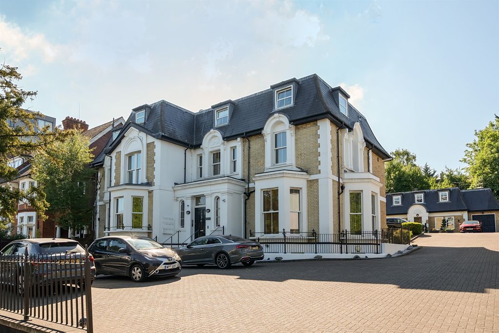 Property photo 1 of 12
