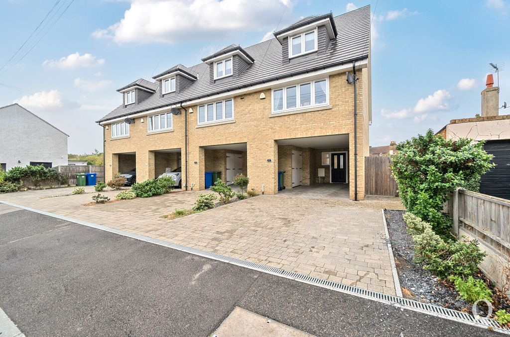 Property photo 1 of 17 5E69c00c-Fd84-4E6...