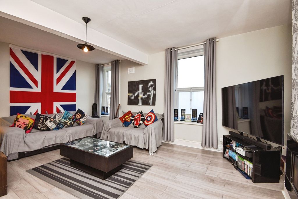 Property photo 2 of 15 Pbox-Img.Jpg