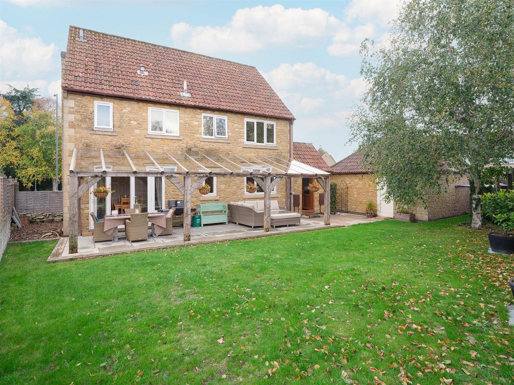 Property photo 2 of 46 18 Chevral Close-47.Jpg