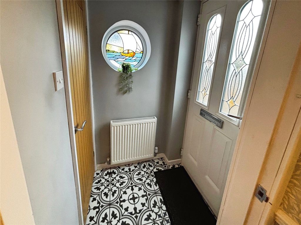 Property photo 2 of 17 Entrance Vestibule