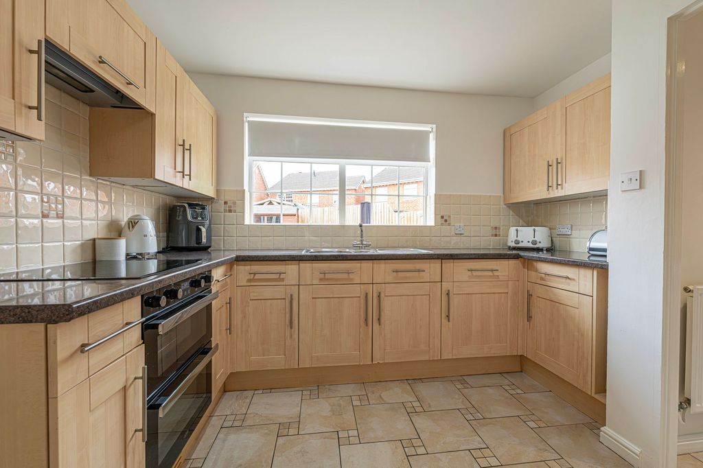 Property photo 2 of 47