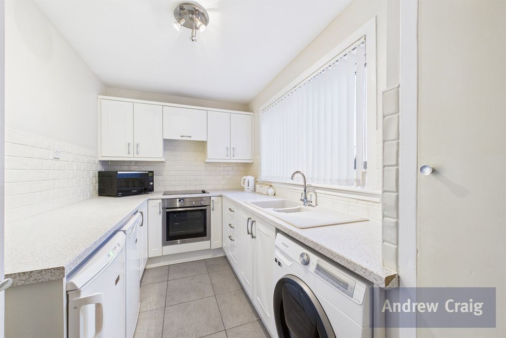 Property photo 3 of 14 Kitchen