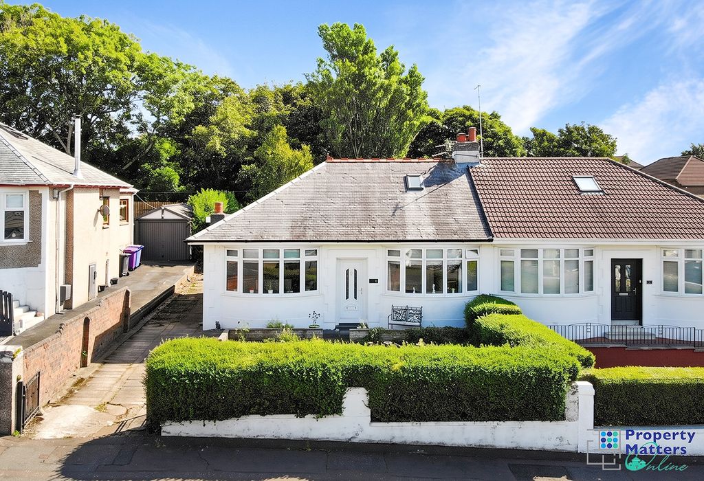 Property photo 1 of 27 3 Bedroom Semi Detached Bungalow