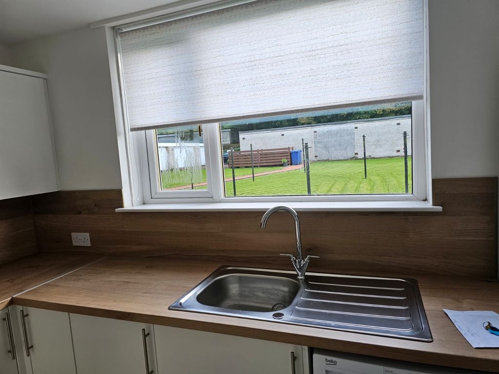 Property photo 3 of 13 Kitchen