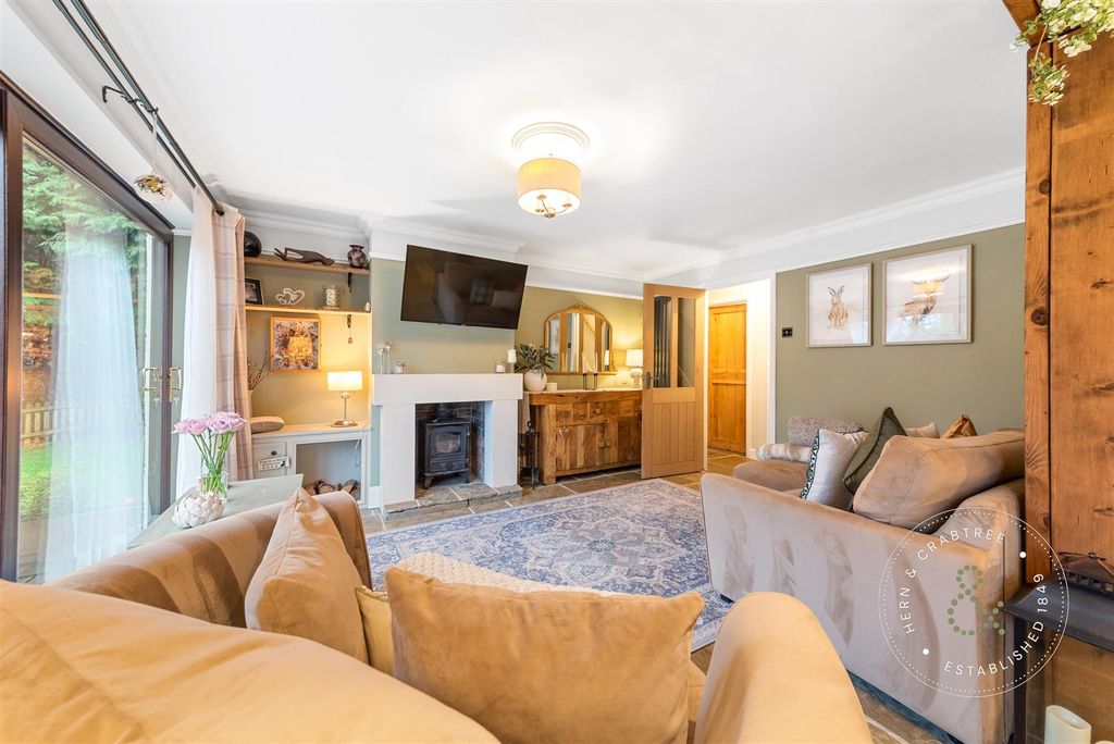 Property photo 3 of 47 Forest-Cottage-17.Jpg