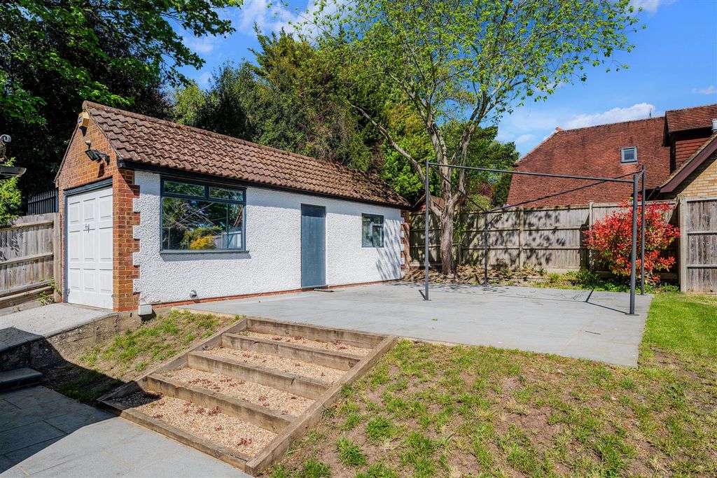 Additional image 24 of 4 bed detached house for saleWoodfield Hill, Coulsdon CR5