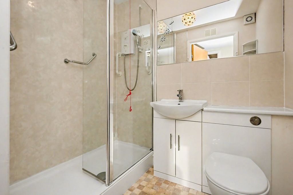 Property photo 3 of 9