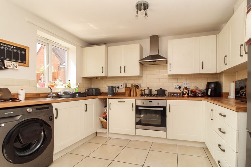 Property photo 2 of 15 Kitchen