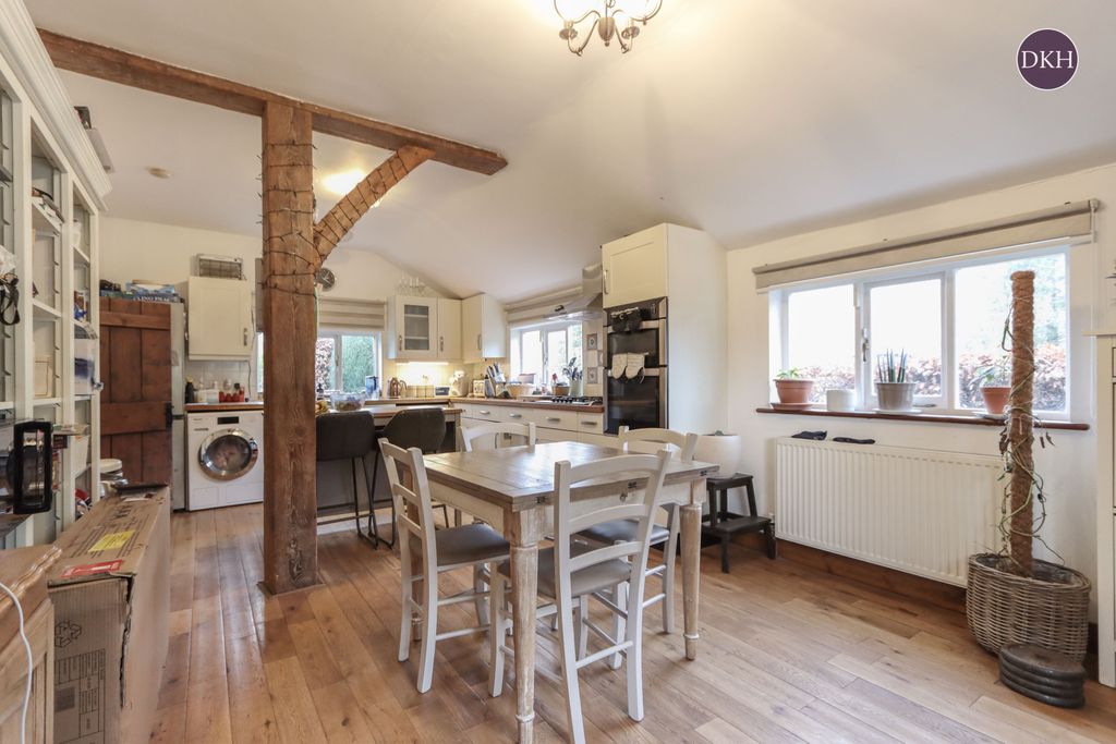 Property photo 3 of 16 Picture No. 11