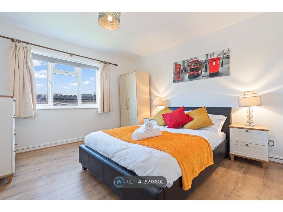 Property photo 2 of 35