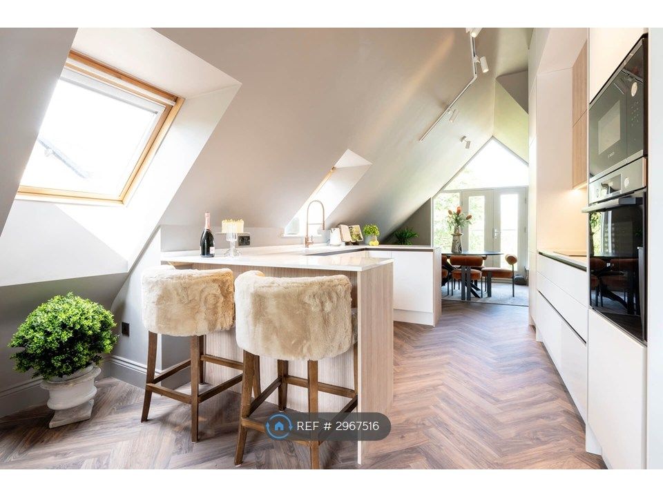 Property photo 3 of 17 Breakfast Bar