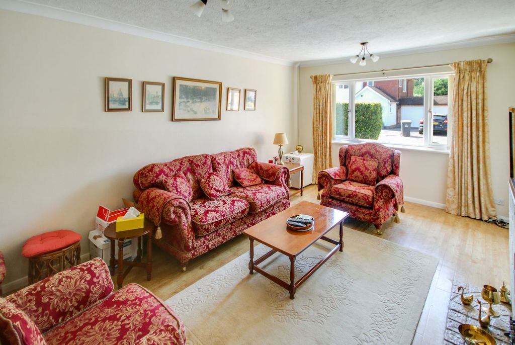 Property photo 2 of 9