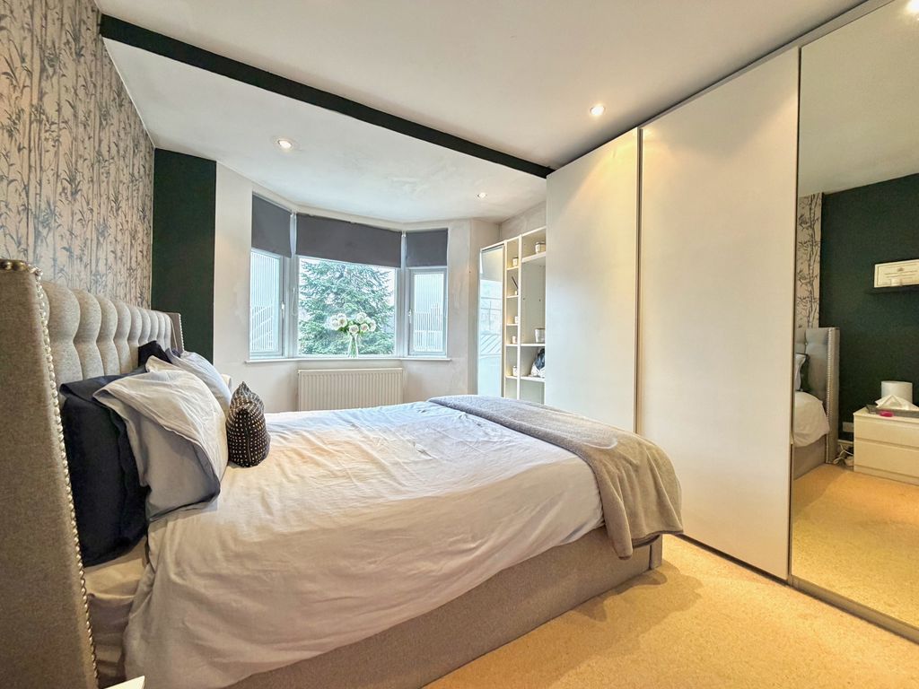 Property photo 2 of 8 Bedroom One Continued