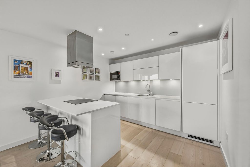 Property photo 2 of 13 Image