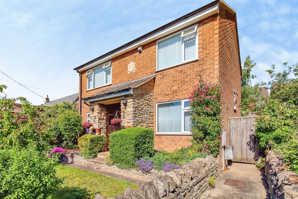 Property photo 1 of 31