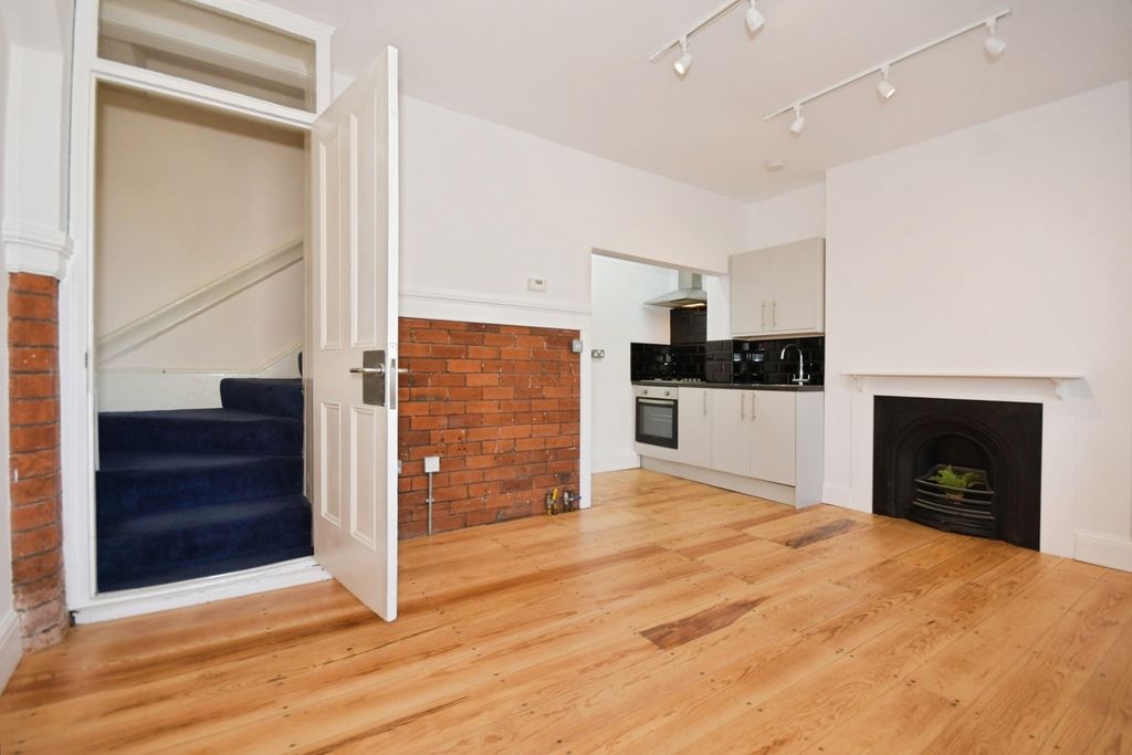 Property photo 2 of 12 Pbox-Img.Jpg