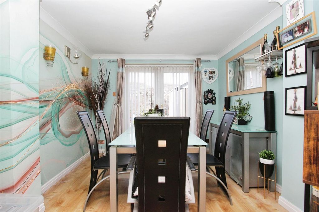 Property photo 3 of 16 Dining Room