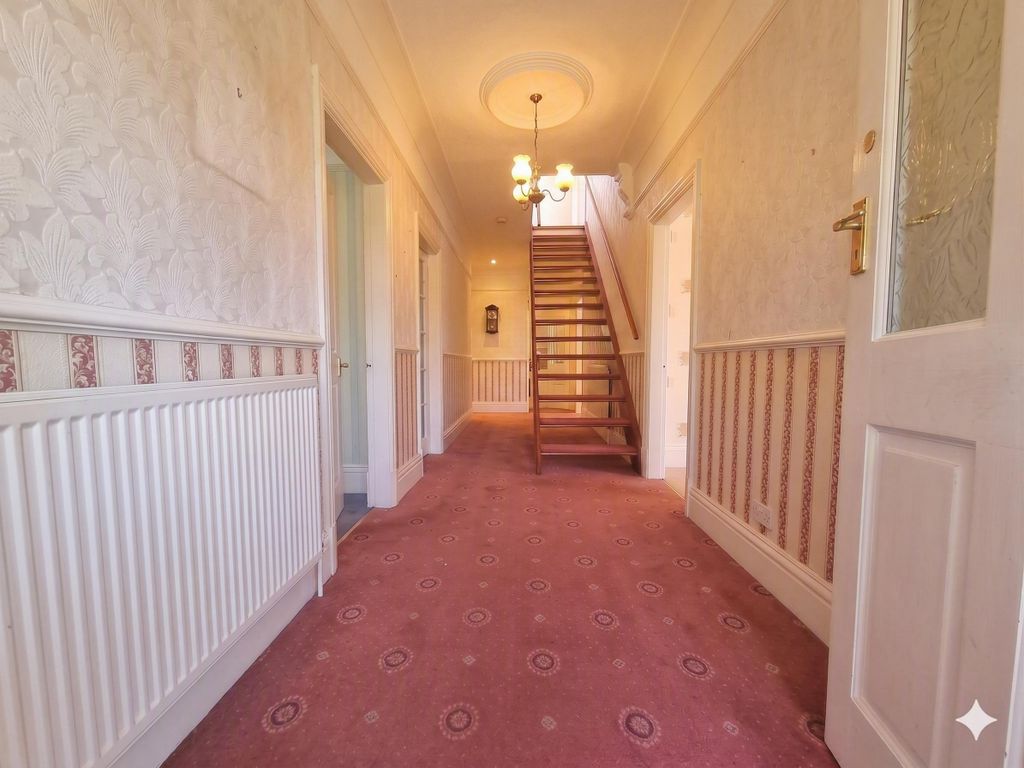 Property photo 2 of 15 Hallway