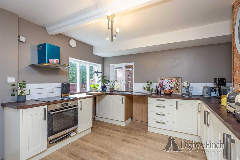 Property photo 3 of 18