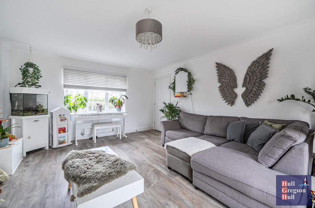 Property photo 2 of 24 170E8F2E-Db3B-4Acd-8427-000260965Df6.Jpg