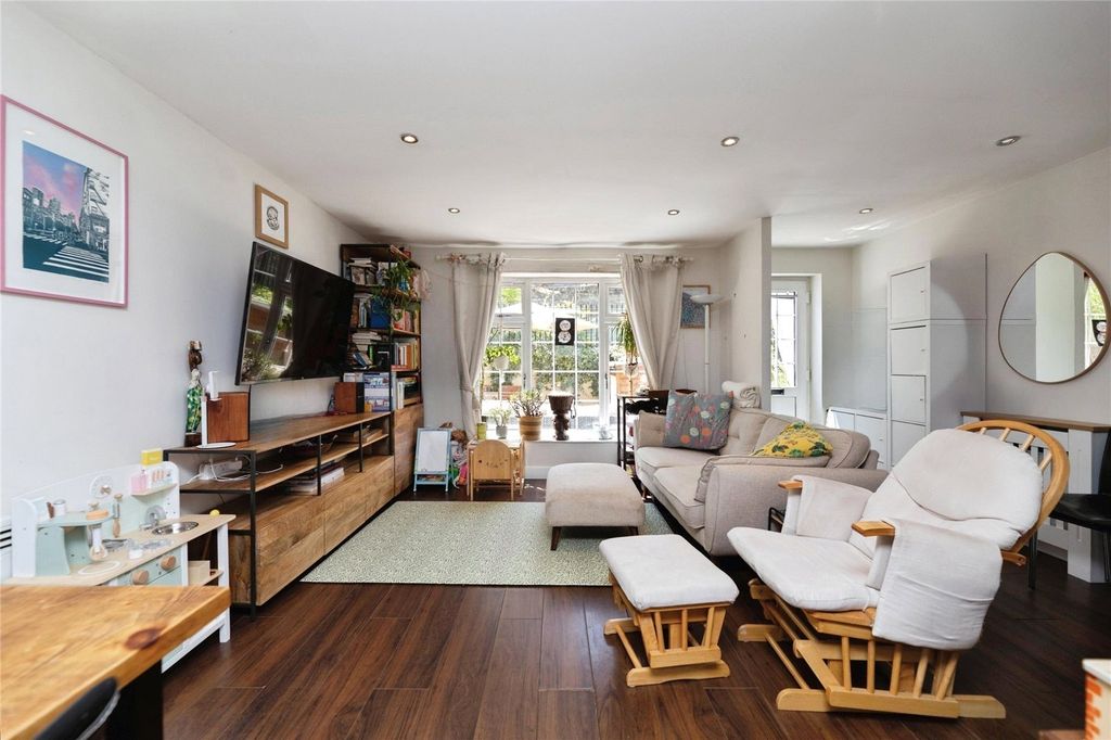 Property photo 3 of 12 Picture No. 25